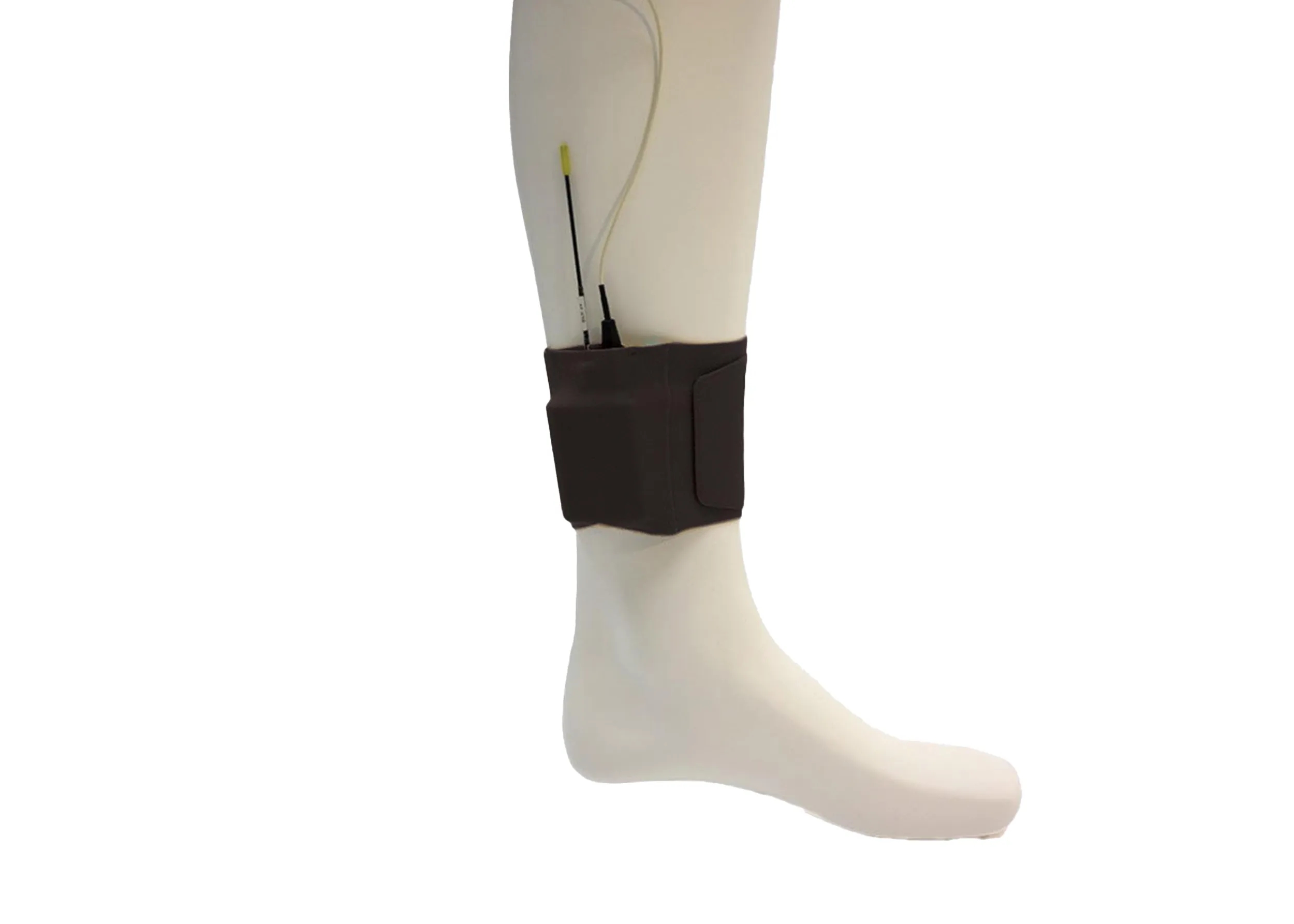 URSA STRAPS ANKLE STRAP BLACK ON LEG