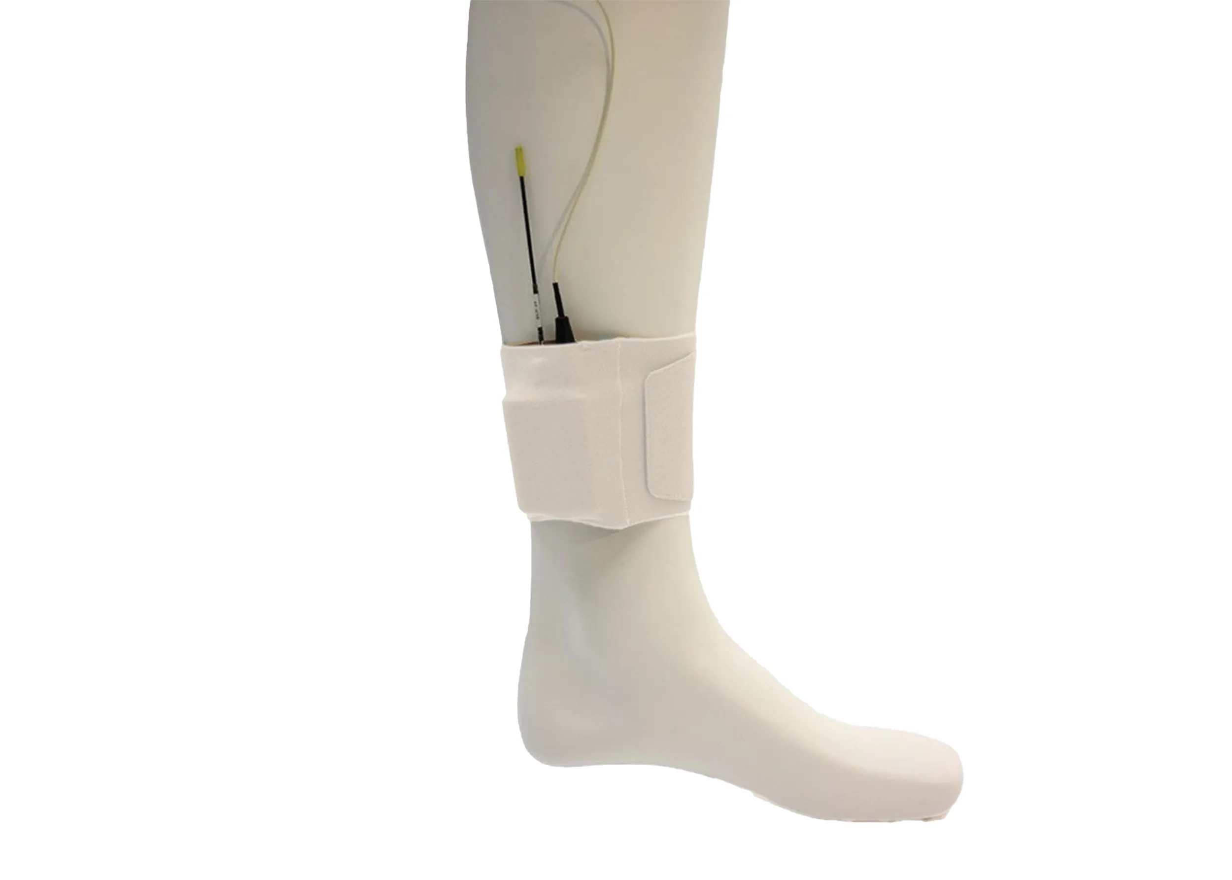 URSA STRAPS ANKLE STRAP WHITE ON LEG